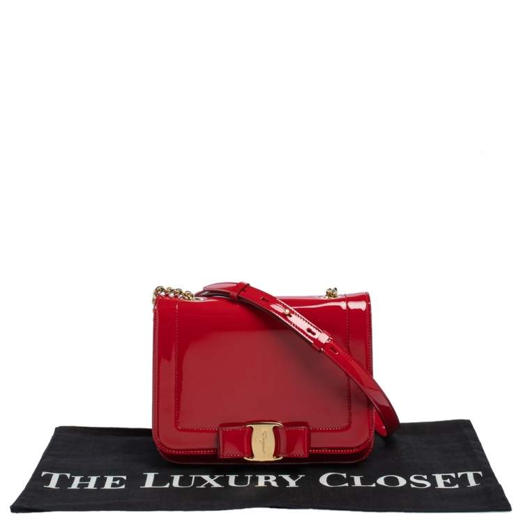 Pre Owned Salvatore Ferragamo Red Patent Leather Vara Bow Chain Shoulder Bag
