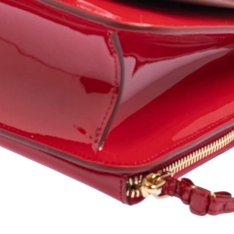 Pre Owned Salvatore Ferragamo Red Patent Leather Vara Bow Chain Shoulder Bag