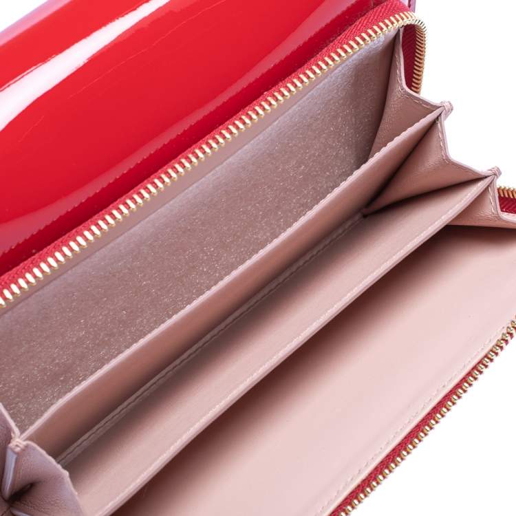 Pre Owned Salvatore Ferragamo Red Patent Leather Vara Bow Chain Shoulder Bag
