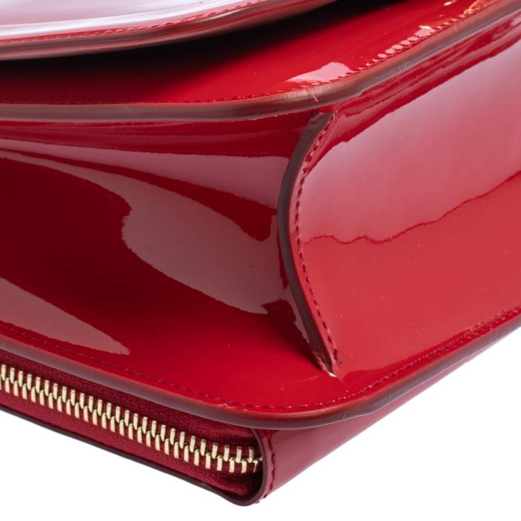 Pre Owned Salvatore Ferragamo Red Patent Leather Vara Bow Chain Shoulder Bag