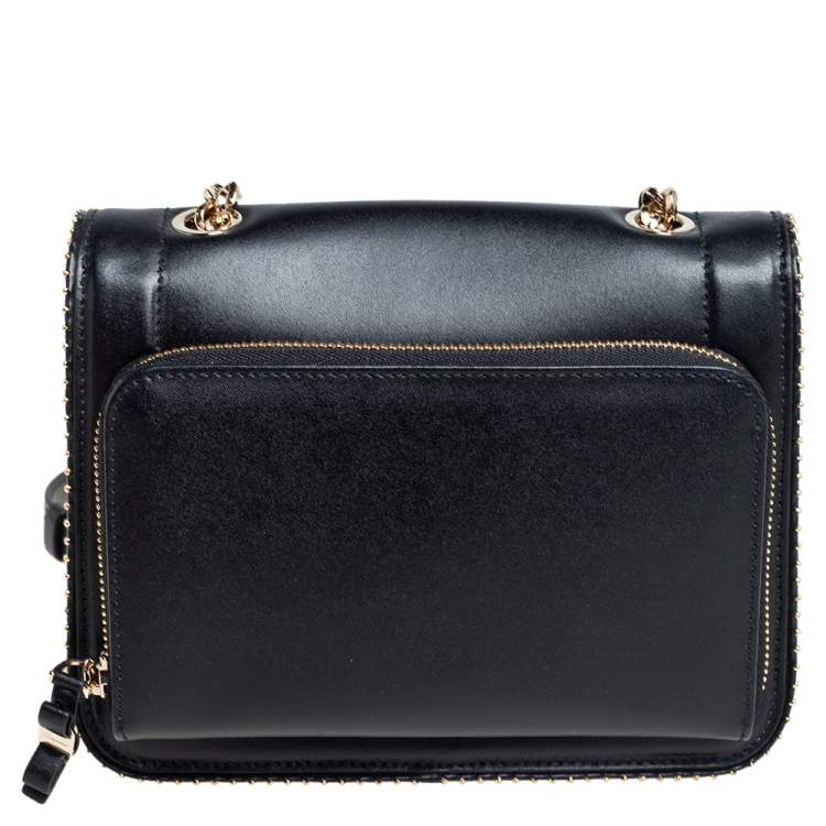 Pre Owned Salvatore Ferragamo Black Leather Vara RW Flap Shoulder Bag