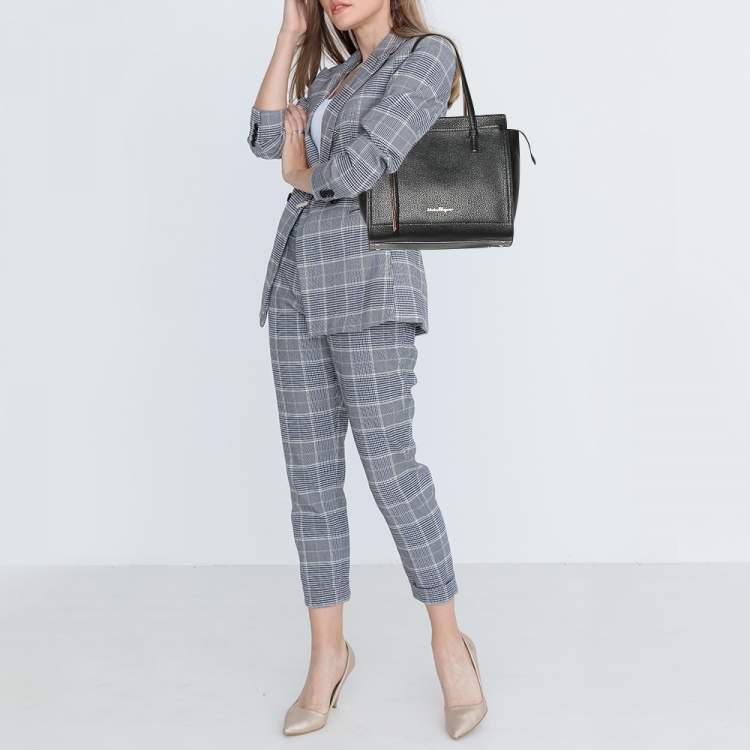 Pre Owned Salvatore Ferragamo Black Leather Medium Amy Tote