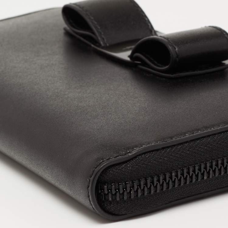 Pre Owned Salvatore Ferragamo Black Leather Vara Bow Zip Around Wallet