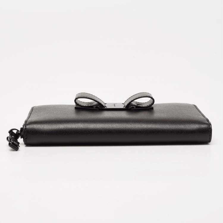 Pre Owned Salvatore Ferragamo Black Leather Vara Bow Zip Around Wallet