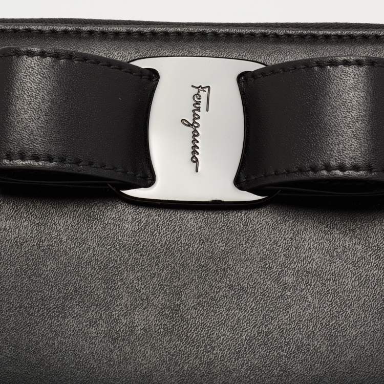 Pre Owned Salvatore Ferragamo Black Leather Vara Bow Zip Around Wallet