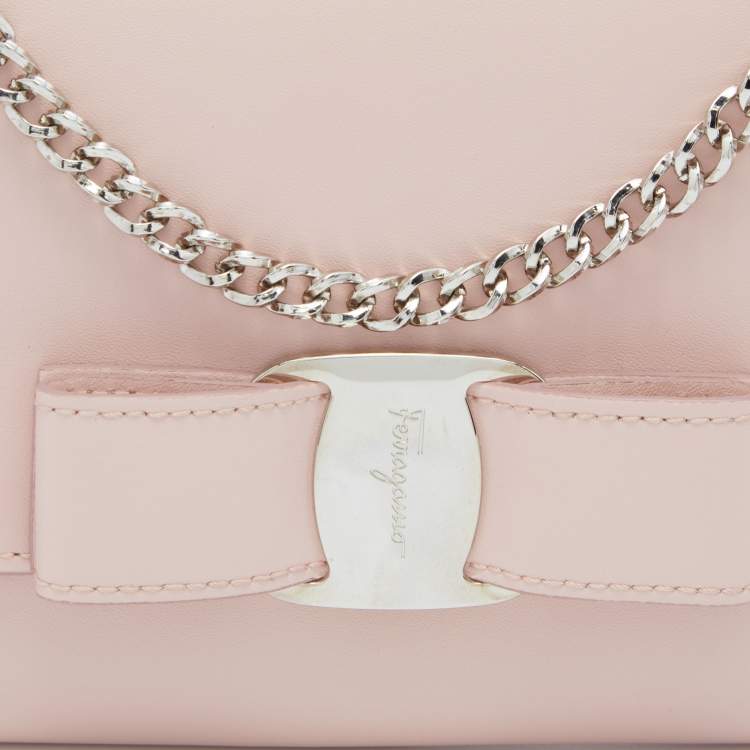 Pre Owned Salvatore Ferragamo Light Pink Leather Vara Bow Wallet on Chain