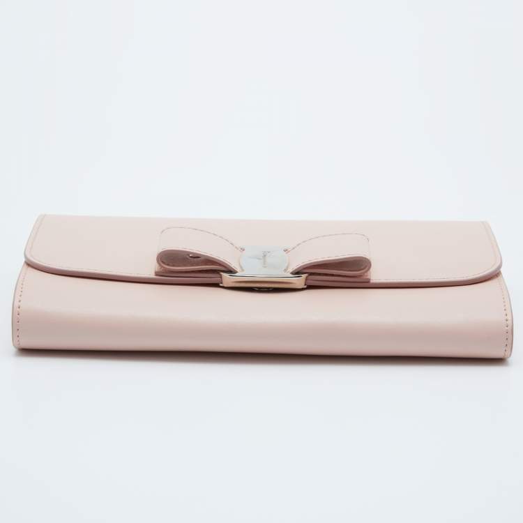 Pre Owned Salvatore Ferragamo Light Pink Leather Vara Bow Wallet on Chain