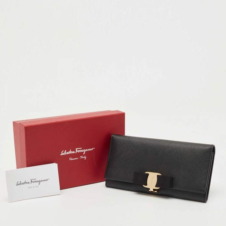 Pre Owned Salvatore Ferragamo Black Leather Vara Bow Continental Wallet