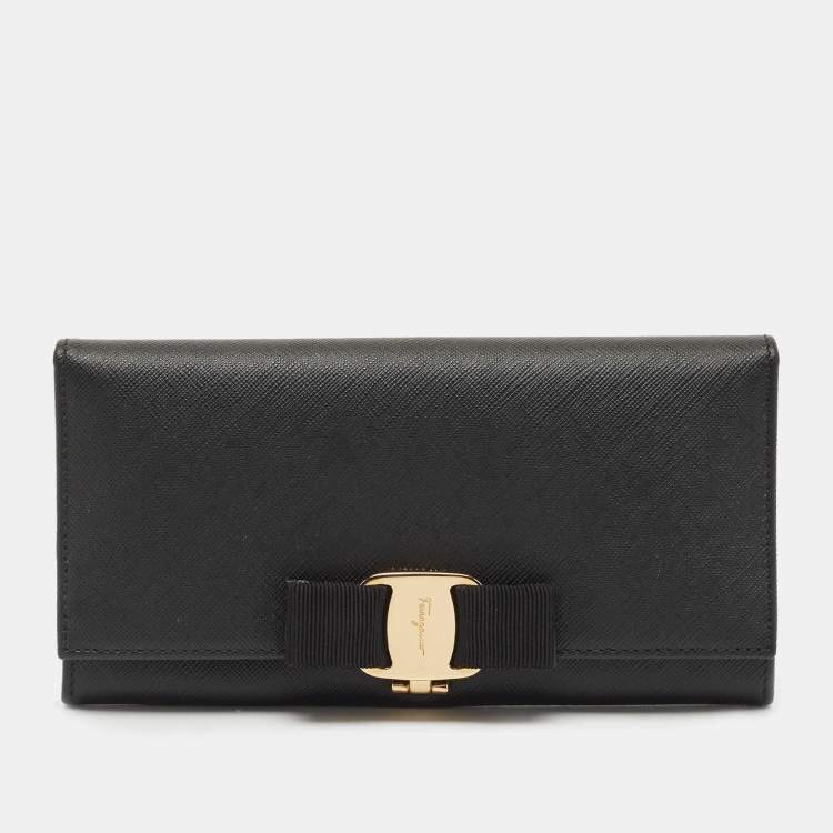 Pre Owned Salvatore Ferragamo Black Leather Vara Bow Continental Wallet