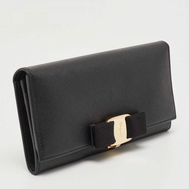 Pre Owned Salvatore Ferragamo Black Leather Vara Bow Continental Wallet