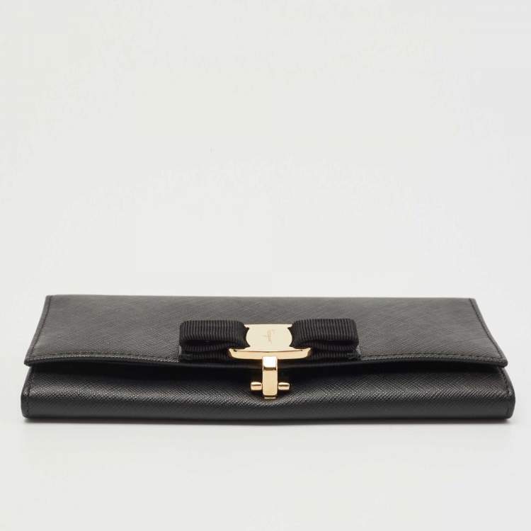 Pre Owned Salvatore Ferragamo Black Leather Vara Bow Continental Wallet