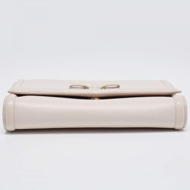 مملوكة مسبقًا Salvatore Ferragamo Light Pink Leather Vara Bow Wallet on Chain 