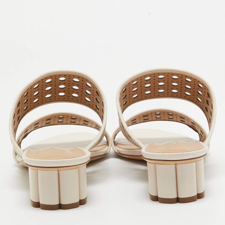 Pre Owned Salvatore Ferragamo Cream Leather Slide  Sandals Size 40.5