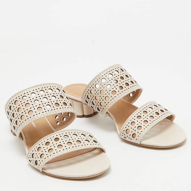 Pre Owned Salvatore Ferragamo Cream Leather Slide  Sandals Size 40.5