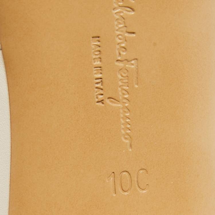 Pre Owned Salvatore Ferragamo Cream Leather Slide  Sandals Size 40.5
