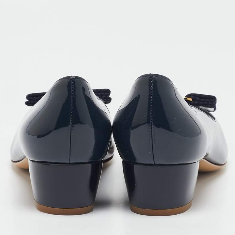 Pre Owned Salvatore Ferragamo Navy Blue Patent Leather Vara Bow Pumps Size 40