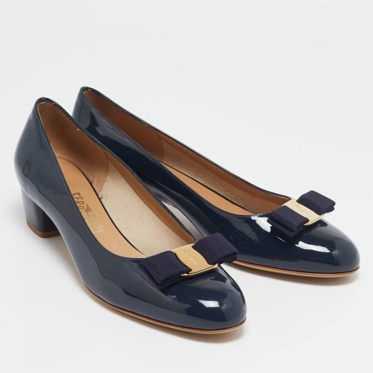 Pre Owned Salvatore Ferragamo Navy Blue Patent Leather Vara Bow Pumps Size 40