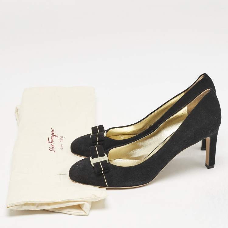 Pre Owned Salvatore Ferragamo Black Suede Carla Pumps Size 40