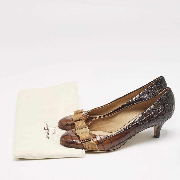 مملوكة مسبقًا Salvatore Ferragamo Ombre Brown Crocodile Carla Pumps Size 40.5