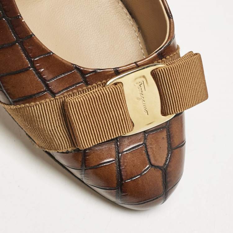 مملوكة مسبقًا Salvatore Ferragamo Ombre Brown Crocodile Carla Pumps Size 40.5