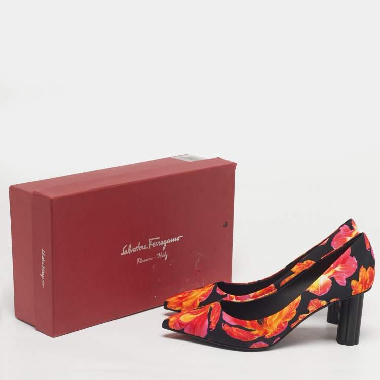 Pre Owned Salvatore Ferragamo Multicolor Floral Fabric Badia Pumps Size 39.5
