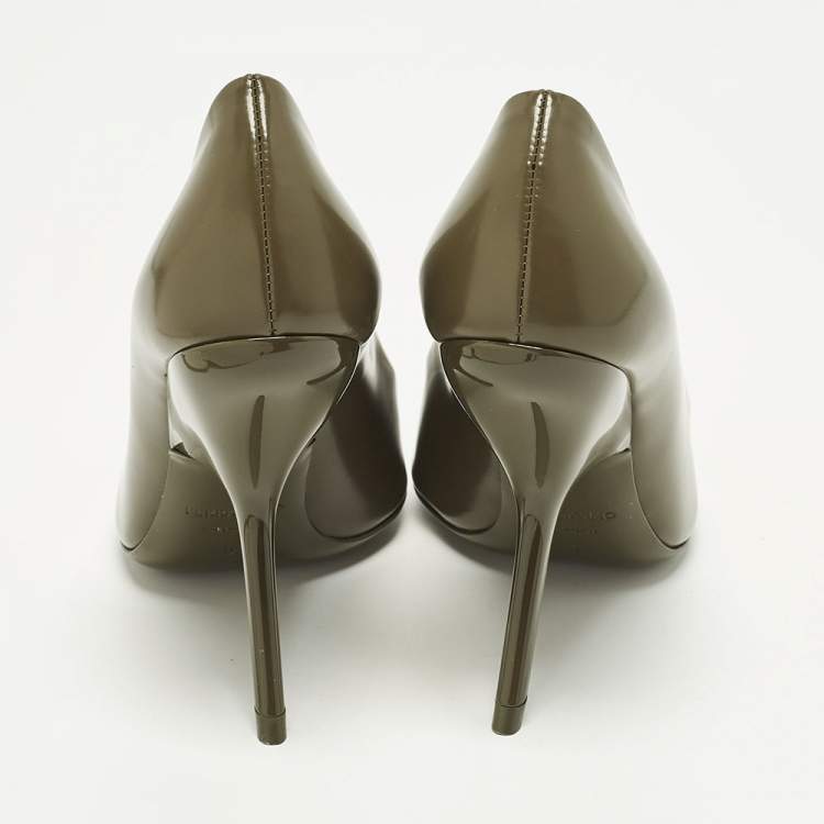 مملوكة مسبقًا Salvatore Ferragamo Size 35.5 Green Leather Pointed Toe Pumps