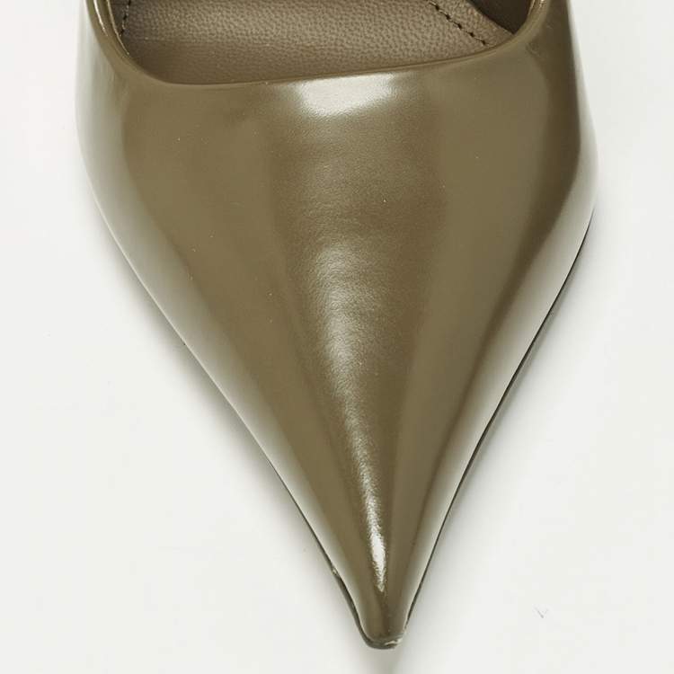 مملوكة مسبقًا Salvatore Ferragamo Size 35.5 Green Leather Pointed Toe Pumps