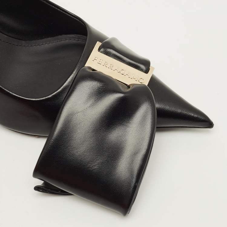 Pre Owned Salvatore Ferragamo Erica Size 37 Black Leather Pumps