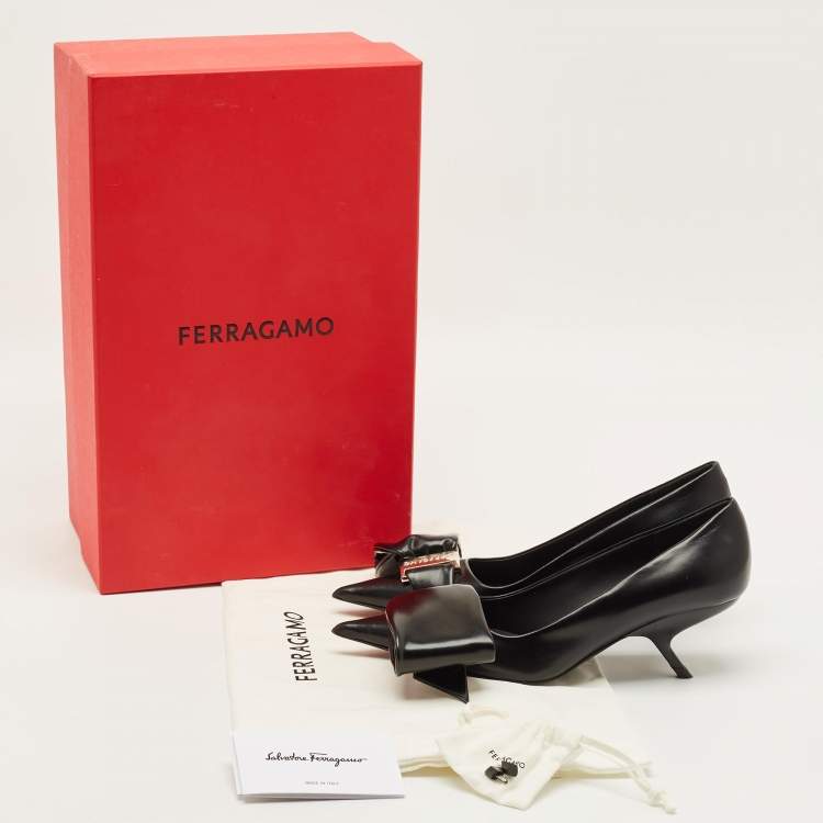 Pre Owned Salvatore Ferragamo Erica Size 37 Black Leather Pumps