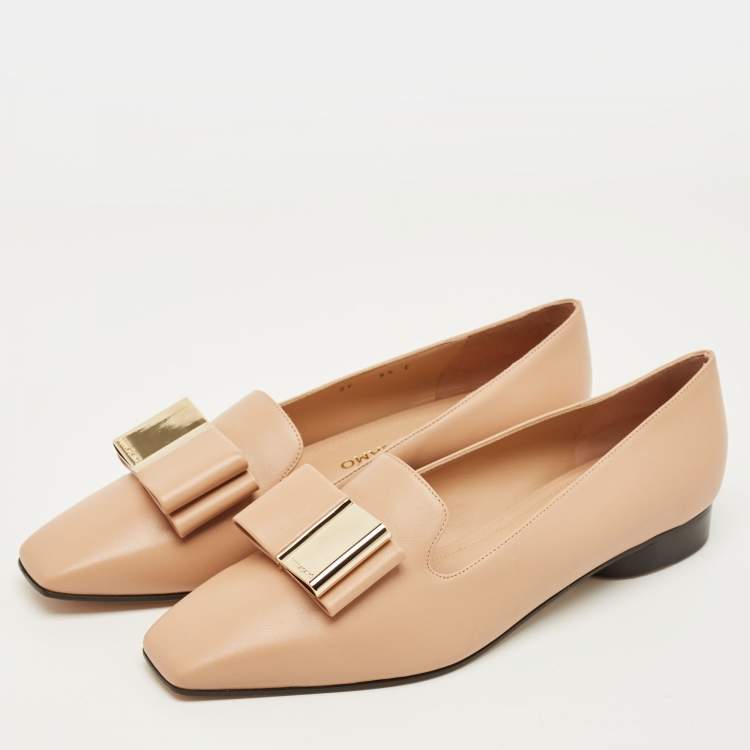 Pre Owned Salvatore Ferragamo Leda Size 40 Beige Leather Bow Smoking Slippers