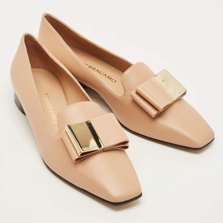 Pre Owned Salvatore Ferragamo Leda Size 40 Beige Leather Bow Smoking Slippers