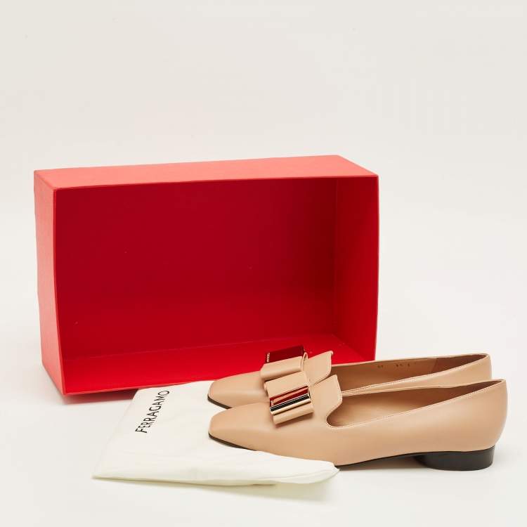 Pre Owned Salvatore Ferragamo Leda Size 40 Beige Leather Bow Smoking Slippers