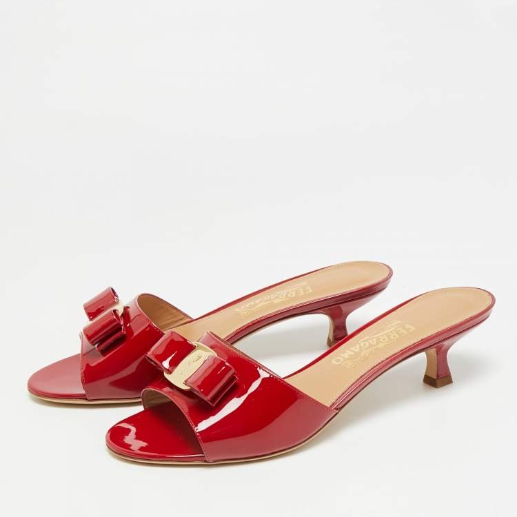Pre Owned Salvatore Ferragamo Size 40 Red Patent Leather Vara Bow Slide Sandals