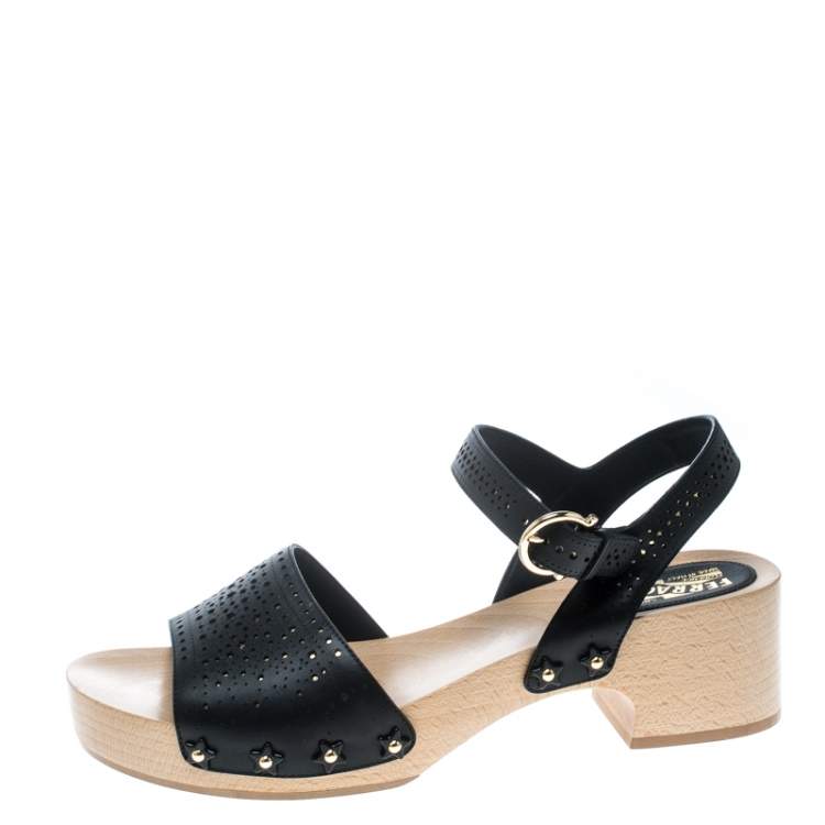 latigo larry clogs