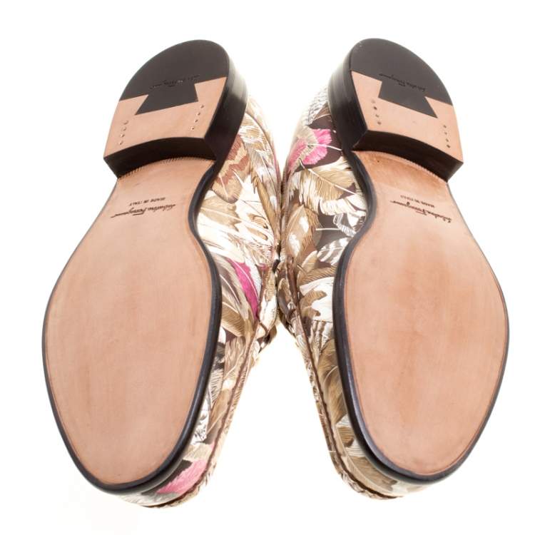 Pre Owned Salvatore Ferragamo Women Printed Leather Mason Gancio Bit Loafers Size 40