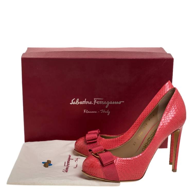 Pre Owned Salvatore Ferragamo Pink Python Leather Vara Bow Platform Pumps Size 38