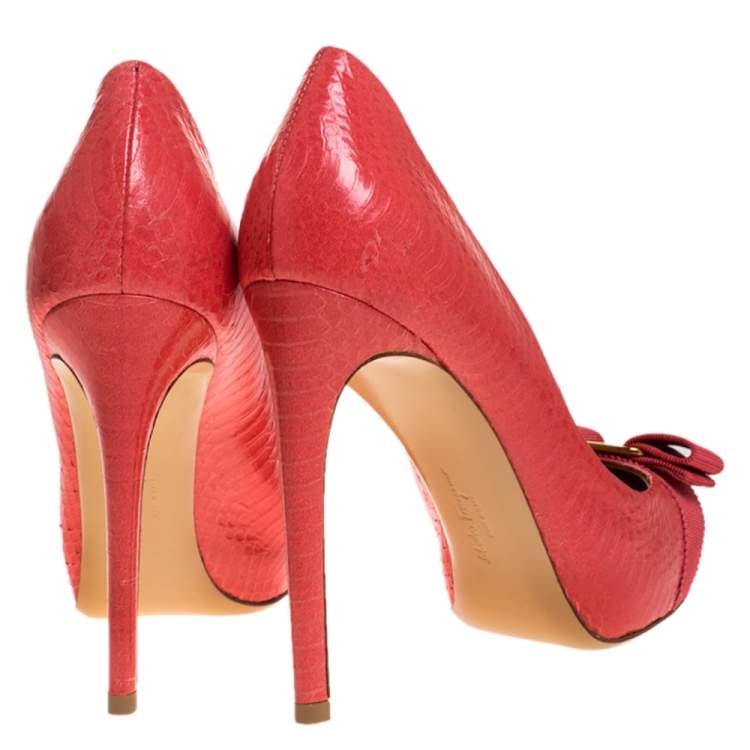 Pre Owned Salvatore Ferragamo Pink Python Leather Vara Bow Platform Pumps Size 38