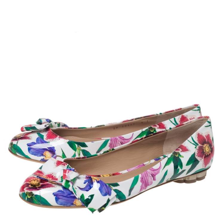 Pre Owned Salvatore Ferragamo White Floral Print Patent Leather Avola Bow Ballet Flats Size 39.5