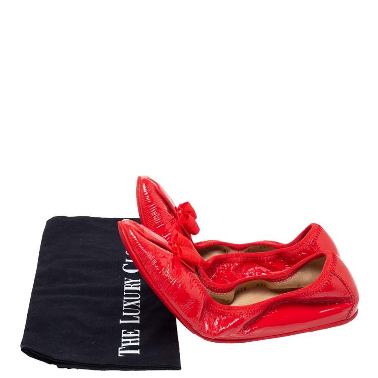 مملوكة مسبقًا Salvatore Ferragamo Red Patent Leather Scrunch Bow Ballet Flats Size 40.5