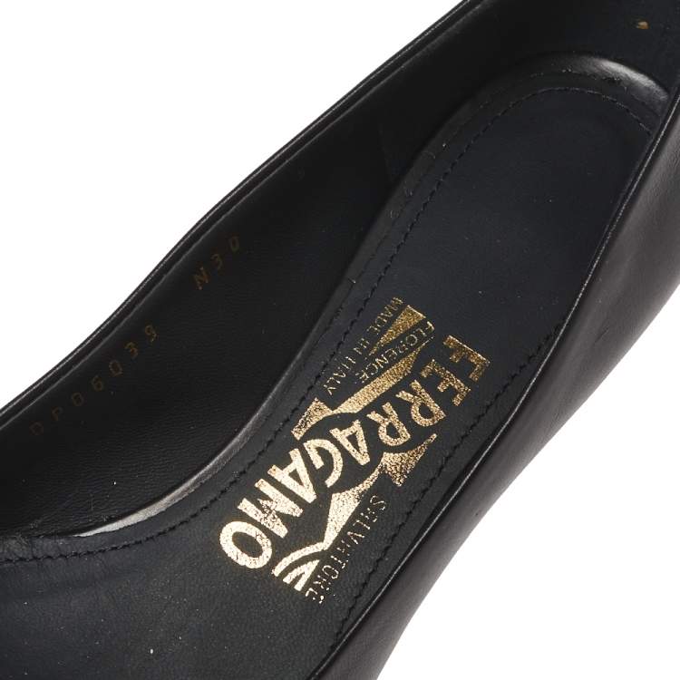 Pre Owned Salvatore Ferragamo Black Leather Bow Pointed Toe Flats Size 35.5
