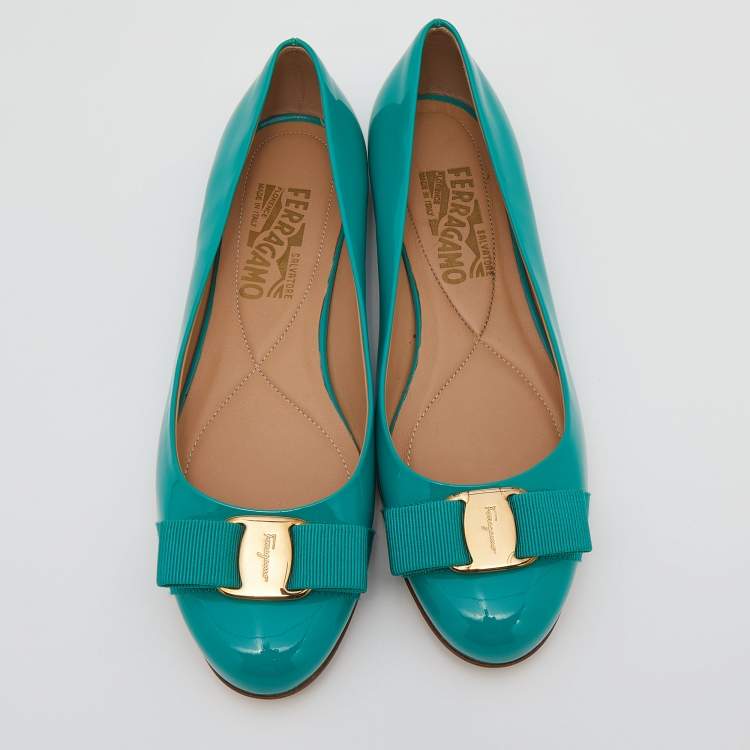 Pre Owned Salvatore Ferragamo Green Patent Leather Vara Bow Ballet Flats Size 37