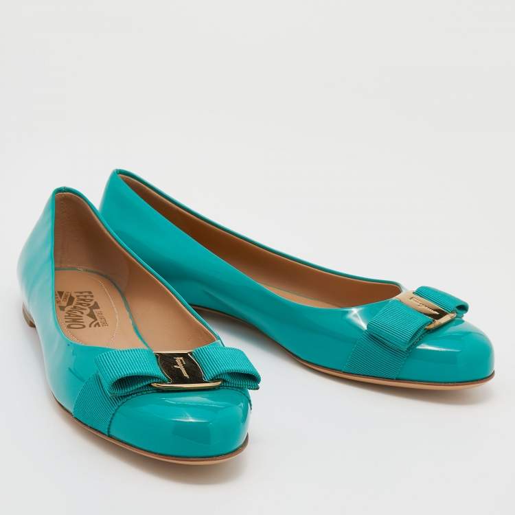 Pre Owned Salvatore Ferragamo Green Patent Leather Vara Bow Ballet Flats Size 37