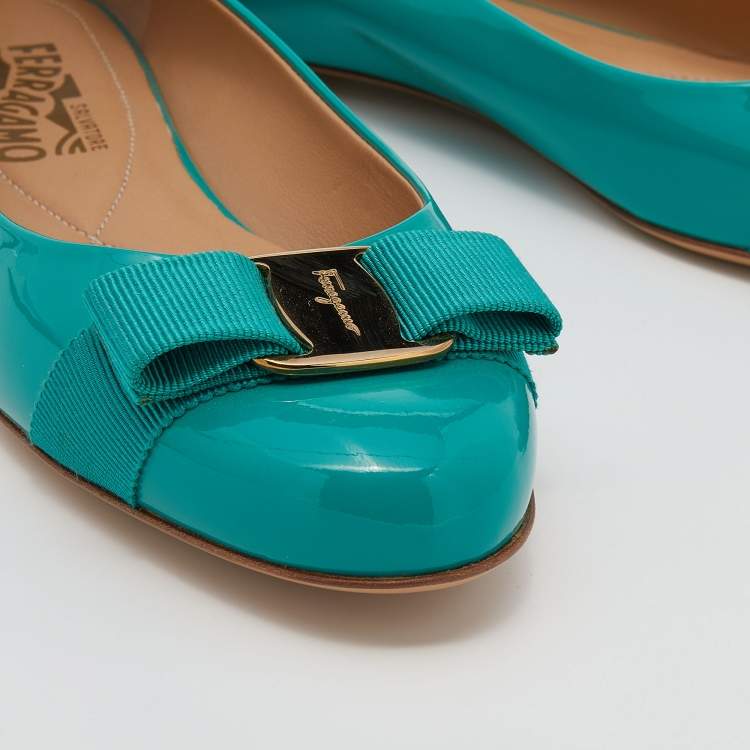 Pre Owned Salvatore Ferragamo Green Patent Leather Vara Bow Ballet Flats Size 37