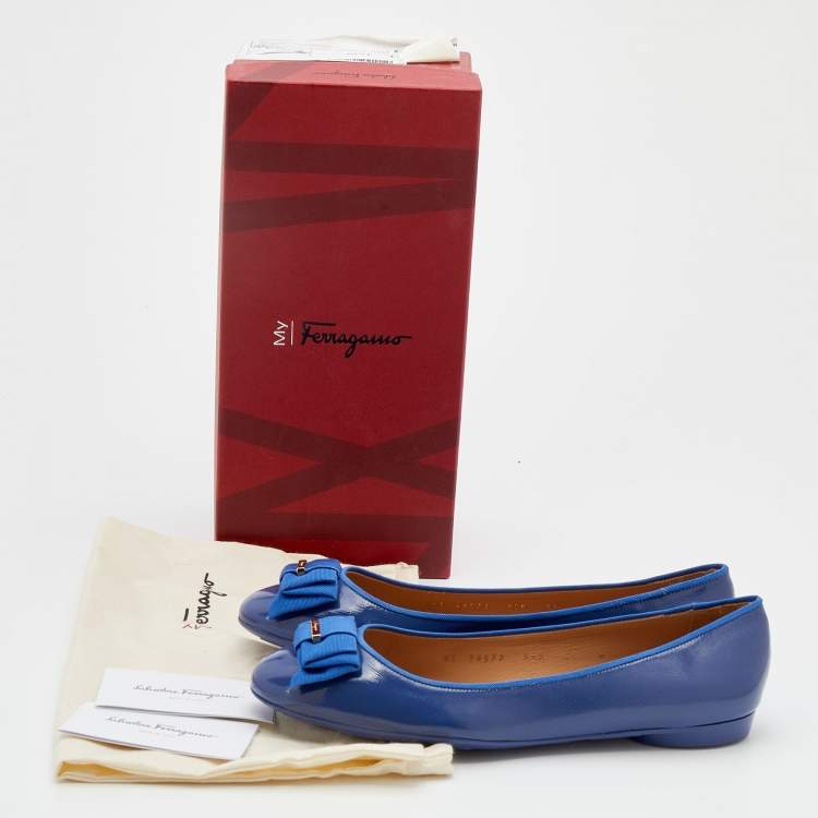 مملوكة مسبقًا Salvatore Ferragamo Blue Patent Leather My Knot Ballet Flats Size 40