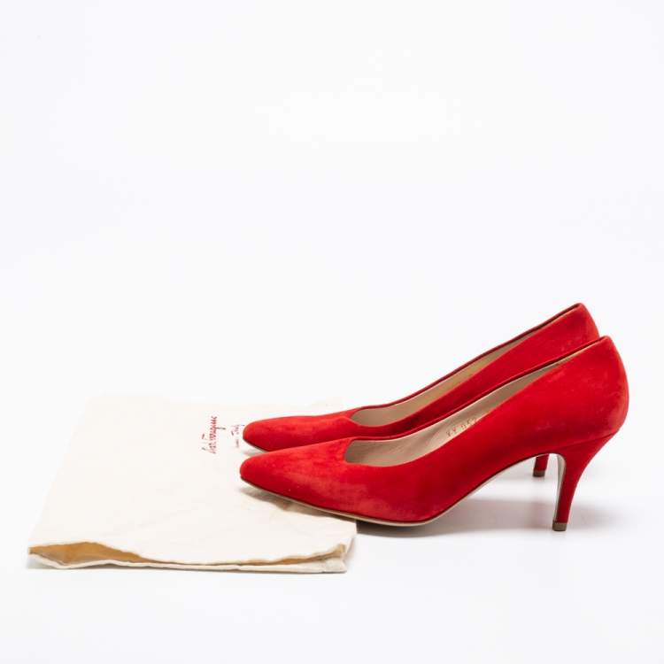 Pre Owned Salvatore Ferragamo Red Suede Pointed Toe Pumps Size 37
