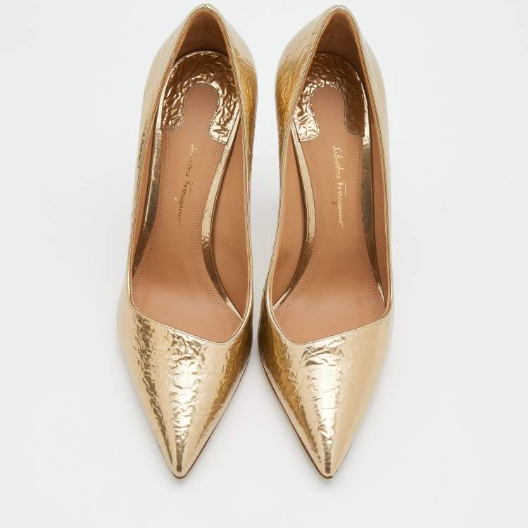 Pre Owned Salvatore Ferragamo Metallic Gold Textured Leather Pointed Toe Pumps Size 39.5