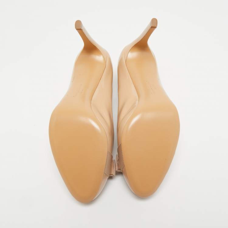 Pre Owned Salvatore Ferragamo Beige Patent Leather Vara Bow Pumps Size 37.5
