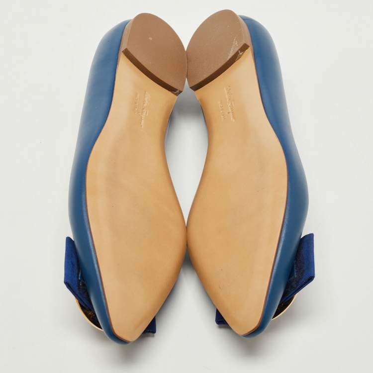 Pre Owned Salvatore Ferragamo Blue Leather Gancini Ballet  Flats Size 37.5