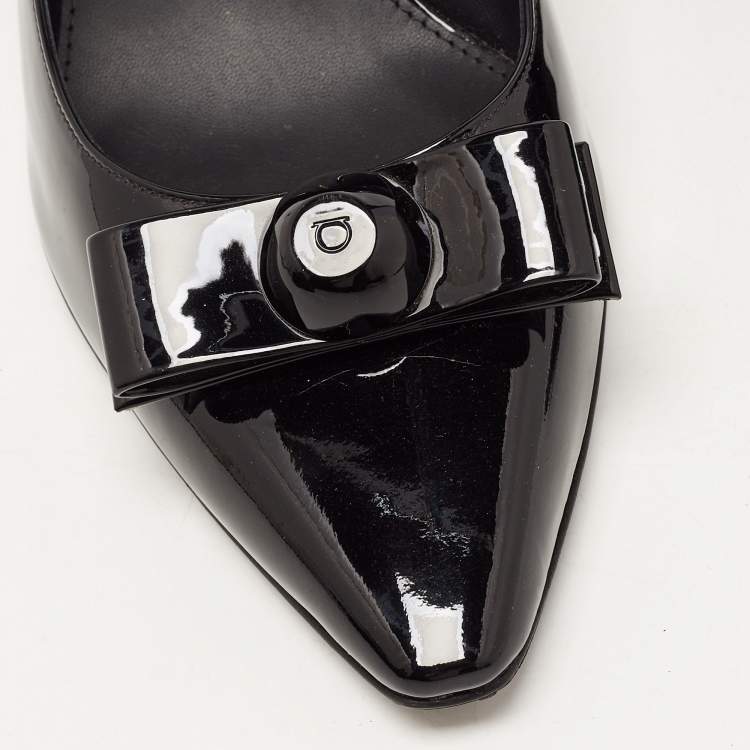 م�ملوكة مسبقًا Salvatore Ferragamo Black Patent Leather Vara Bow Pumps Size 39.5