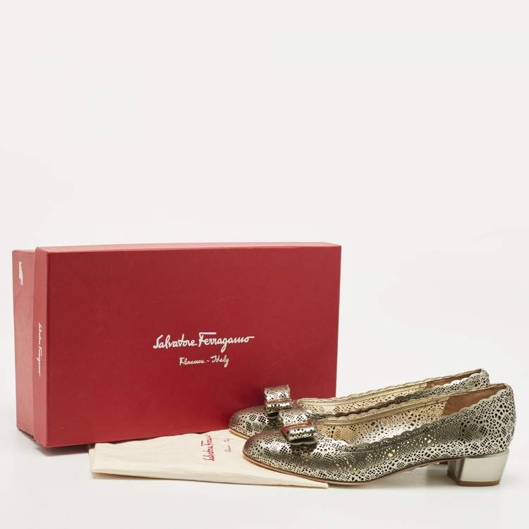Pre Owned Salvatore Ferragamo Gold Leather Laser Cut Vara Pumps Size 37.5